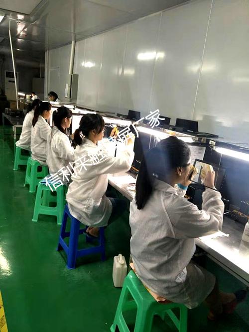 触摸屏厂家生产智能电子产品的市场大
